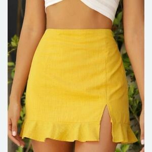 NWOT 100% Cotton Mustard Yellow Ruffle Hem Mini Skirt | Size XS / 2